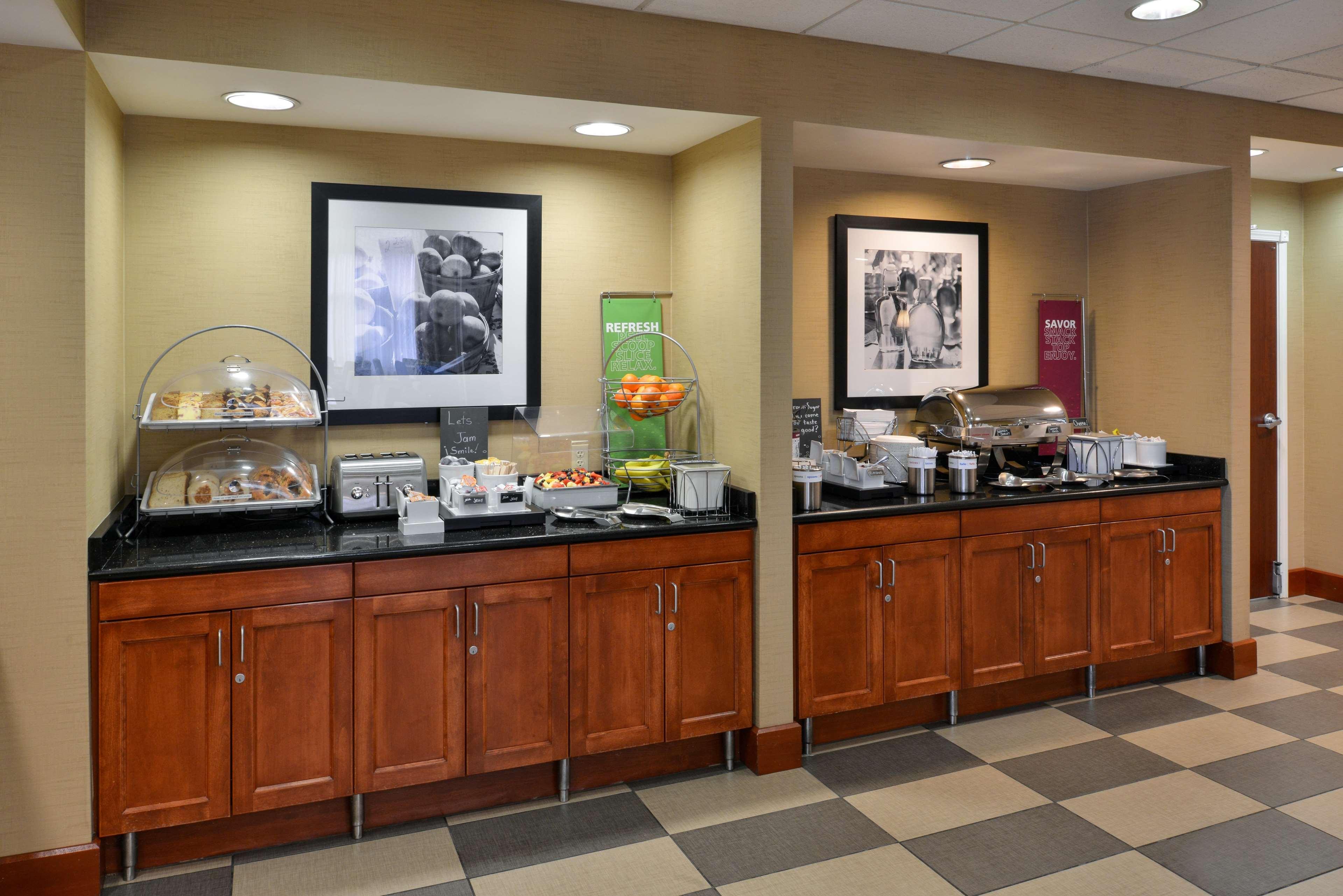 Hampton Inn & Suites Tacoma Esterno foto