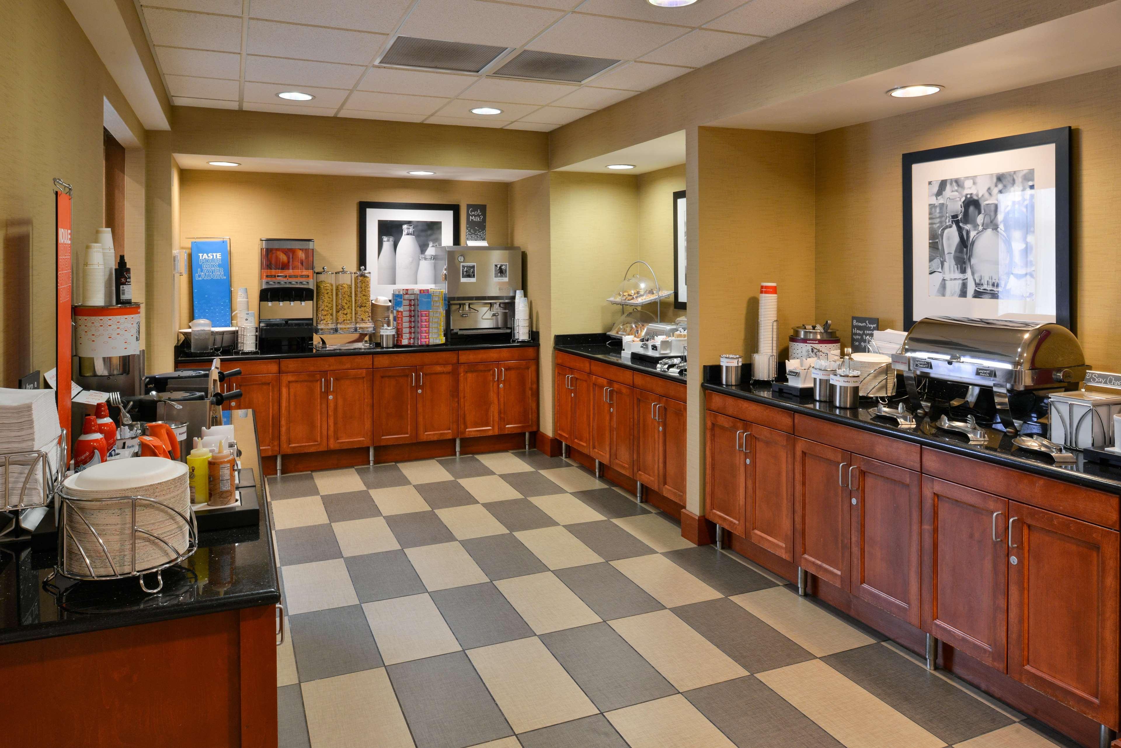 Hampton Inn & Suites Tacoma Esterno foto